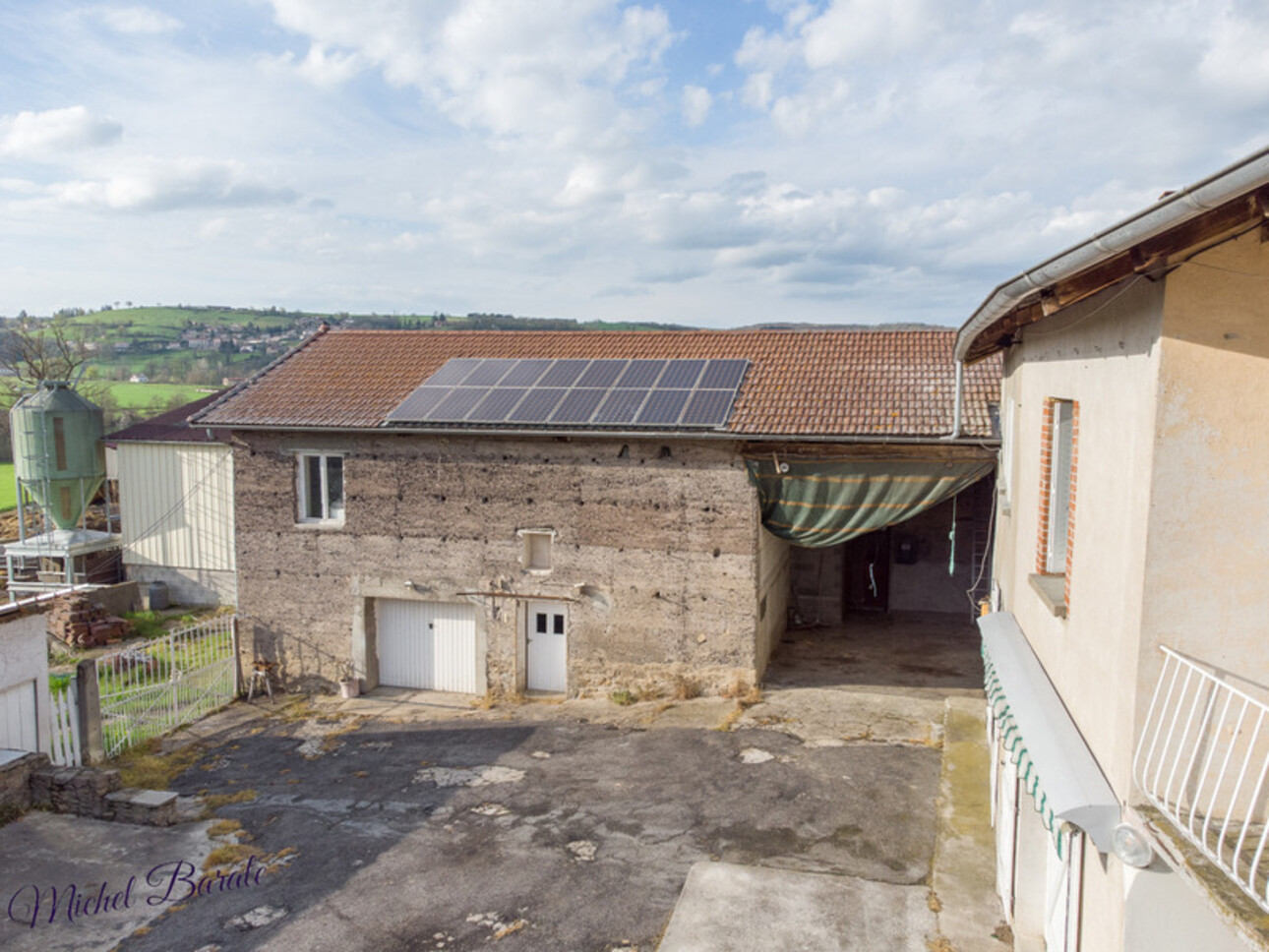 Photos 7 - Tourist - Dpt Rhône (69), à vendre AVEIZE,  Ferme, 4 chambres et nombreuses dépendances