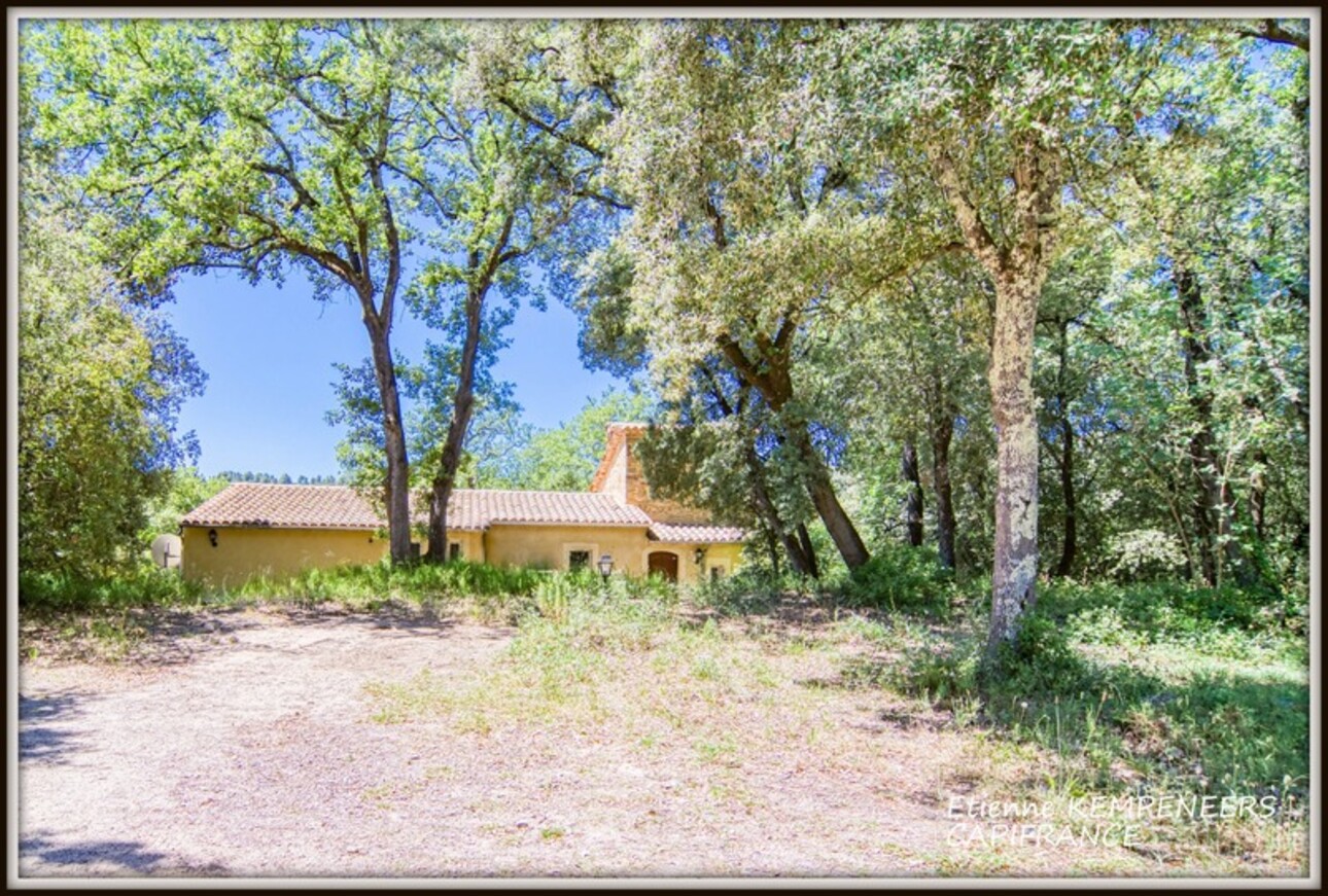 Photos 18 - Prestige - LORGUES Propriété avec 2 maisons indépendantes et 8 chambres sur un terrain arboré de 15.000 m2 avec piscine