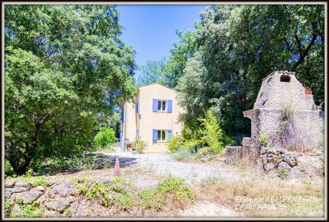 Photos 20 - Prestige - LORGUES Propriété avec 2 maisons indépendantes et 8 chambres sur un terrain arboré de 15.000 m2 avec piscine