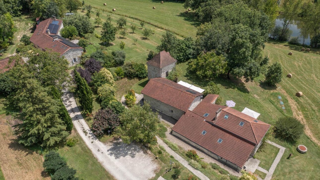 Photos 11 - Prestigious - Luxueux domaine sur plus de 18 hectares