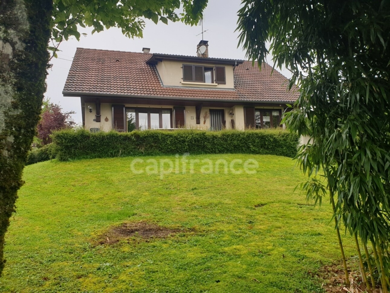 Photos 1 - Prestigious - Dpt Jura (39), à vendre proximité de Lons le saunier propriété P6 de 160 m² - Terrain de 15 196,00 m²