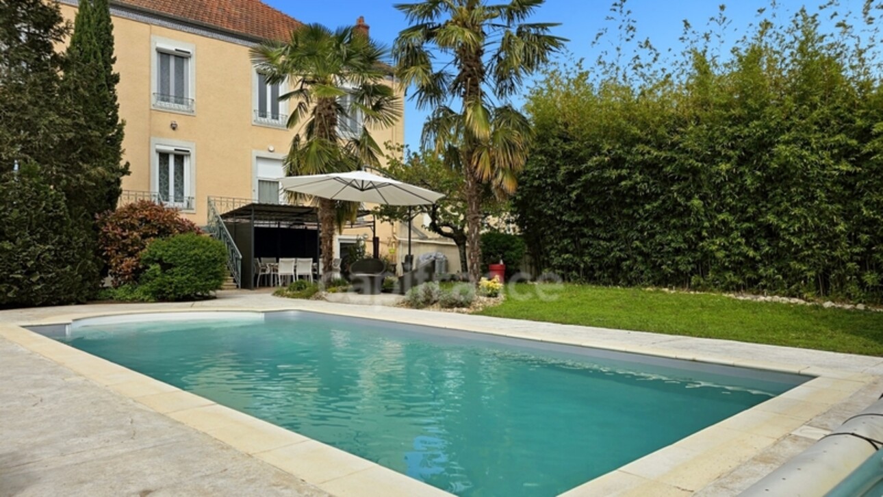 Photos 1 - Prestigious - Dpt Saône et Loire (71), for sale near CHALON SUR SAONE property P7 of 268 m² - Land of 840.00 m²