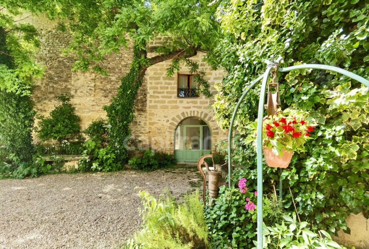 Photos 4 - Touristique - Dpt Gard (30), à vendre UZES propriete P14 de 548 m² - Terrain de 830,00 m²