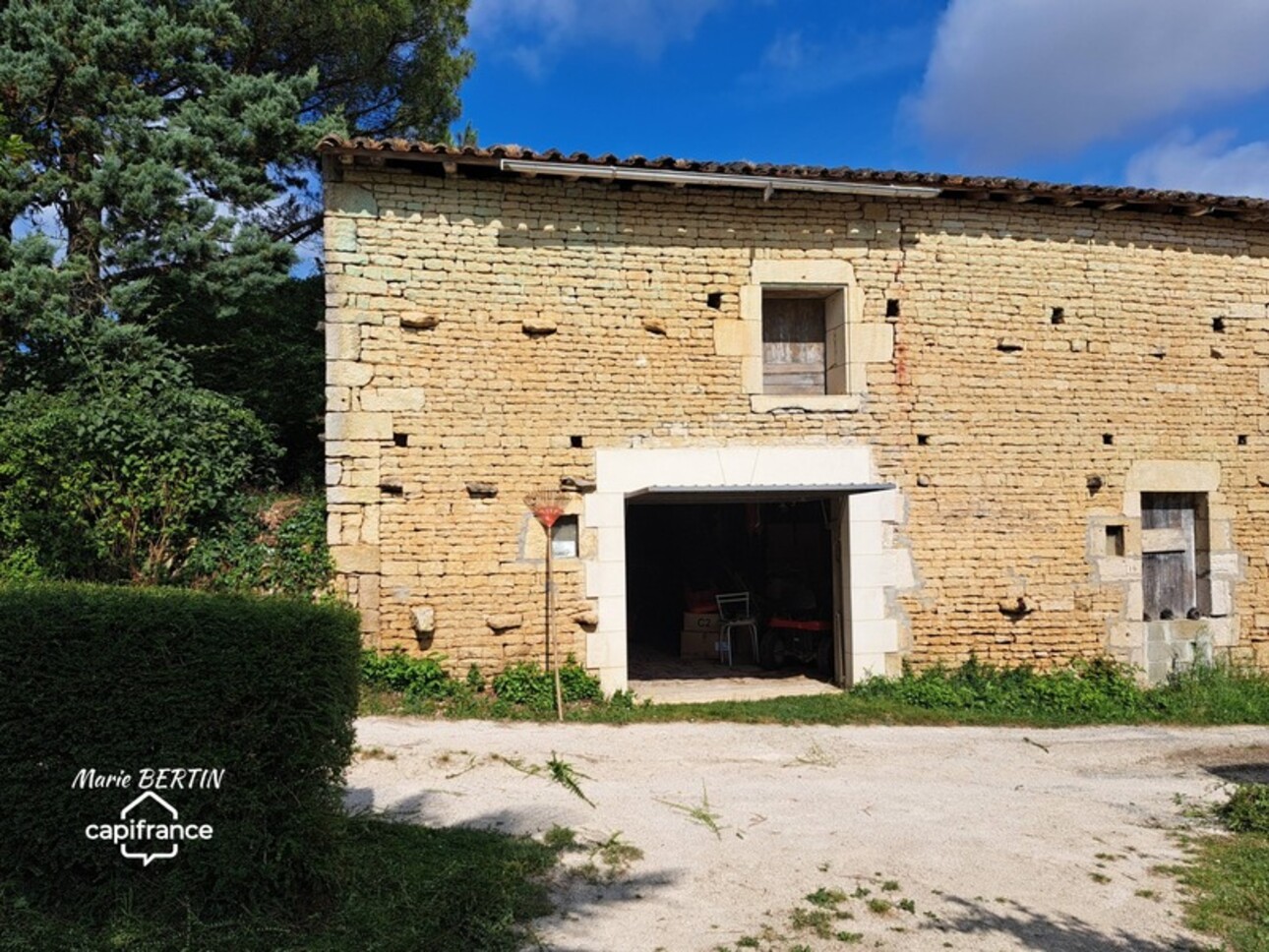 Photos 1 - Tourist - Dpt Deux Sèvres (79), à vendre MONTIGNE maison P1