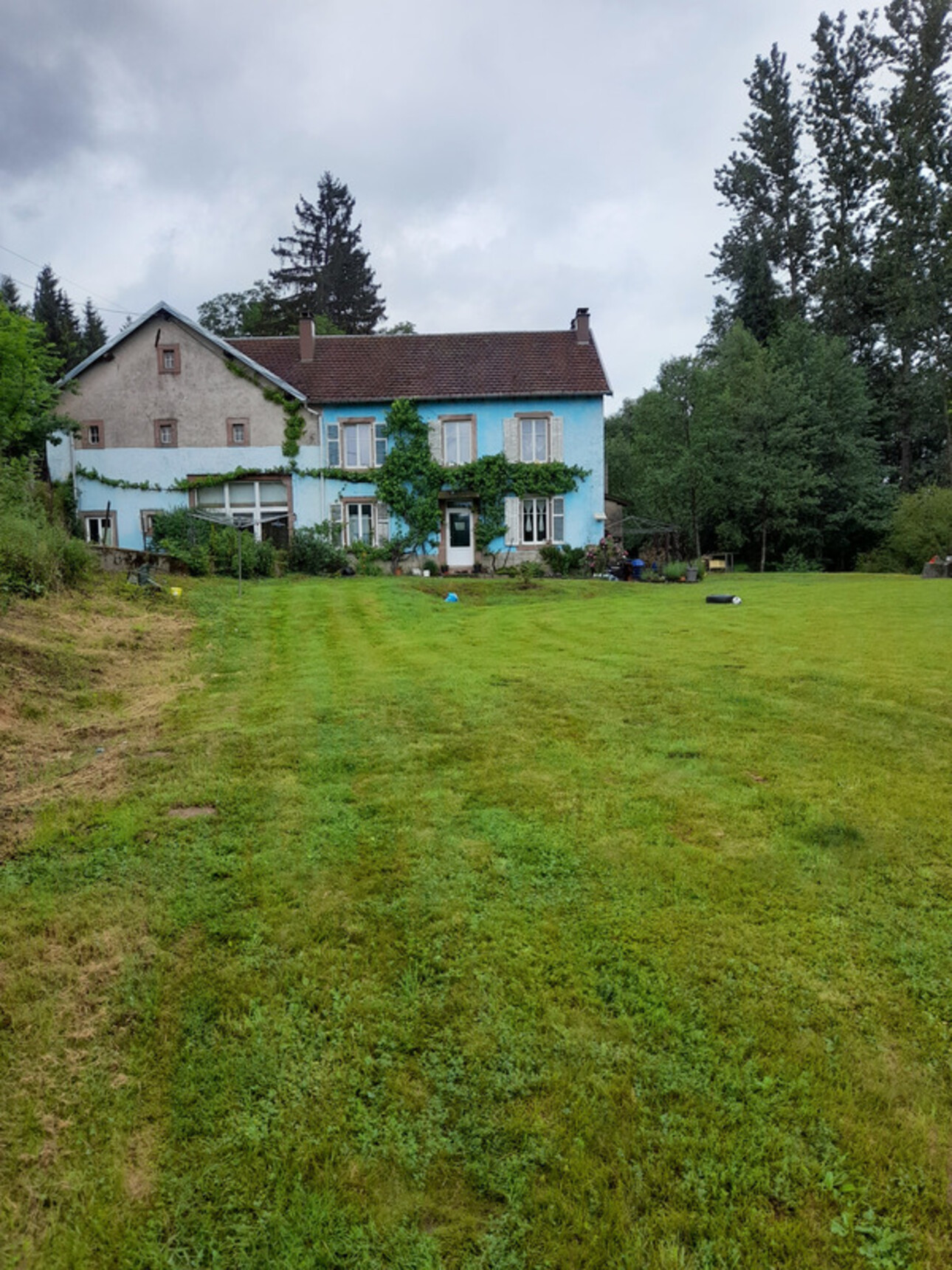 Photos 4 - Touristique - Ferme rénovée, sur 50 ares avec rivière