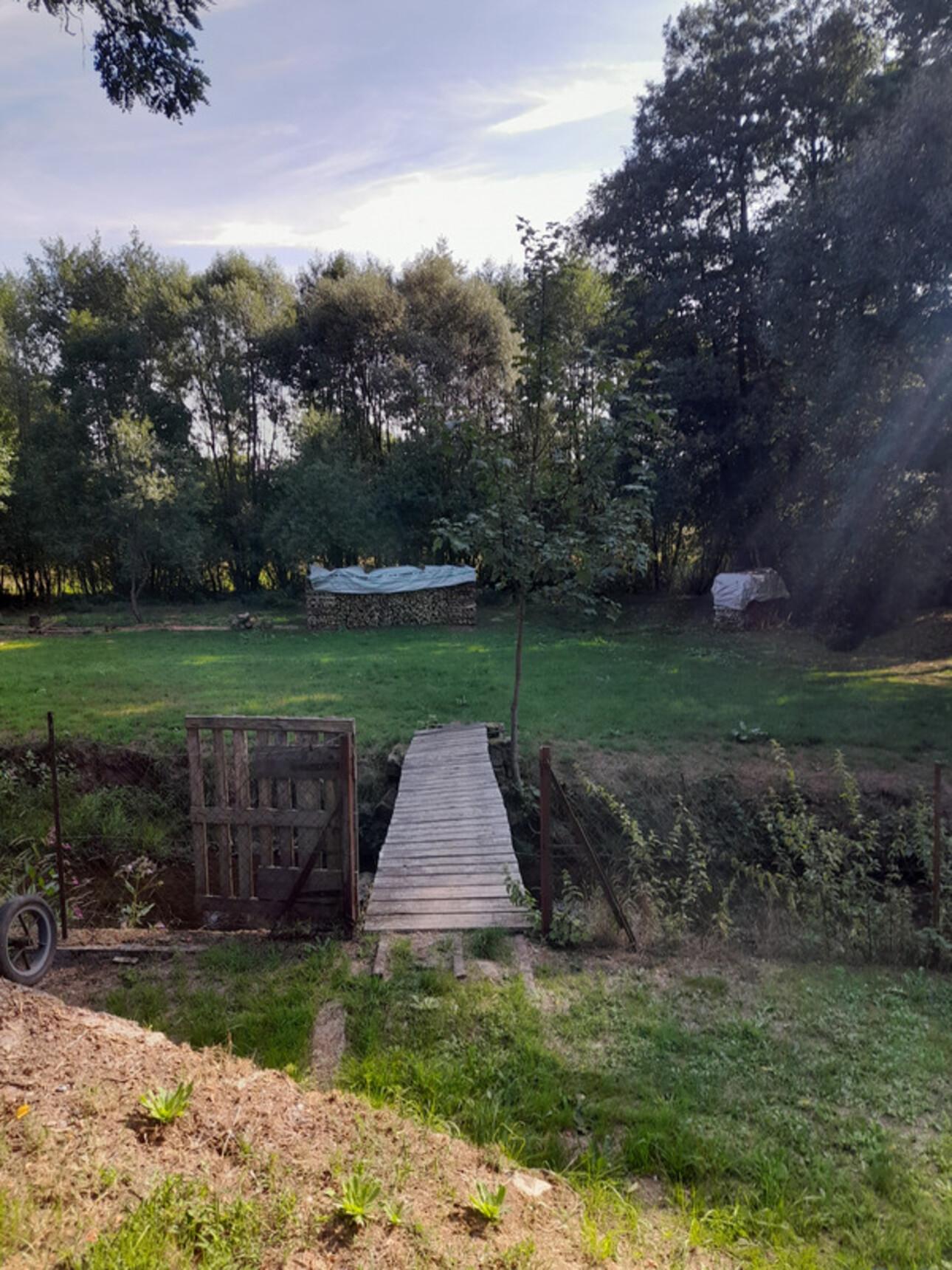 Photos 11 - Touristique - Ferme rénovée, sur 50 ares avec rivière