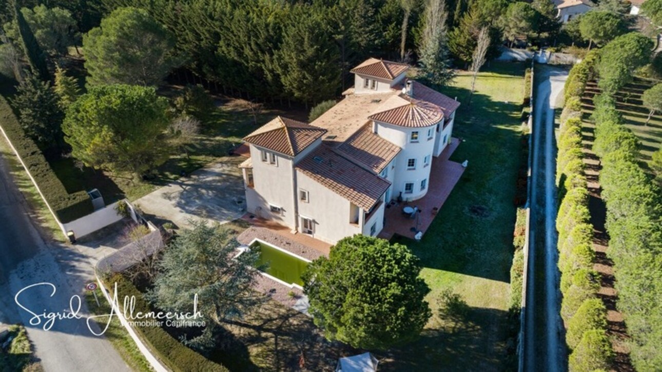 Photos 25 - Prestige - AUDE, En périphérie de Carcassonne, tout proche d’un village audois avec écoles, à 3 km des commodités et 8 km de la zone commerciale et l'entrée d'autoroute, dans un secteur résidentiel, venez découvrir cette belle propriété de plus de 240m²