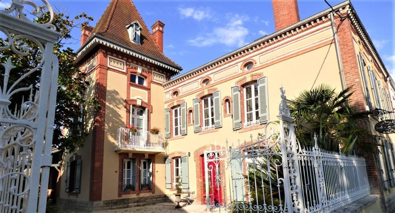 Photos 1 - Prestigious - Dpt Gers (32), ELEGANT MAISON DE MAITRE XIX, with independent gite, caretaker's house with garden, g