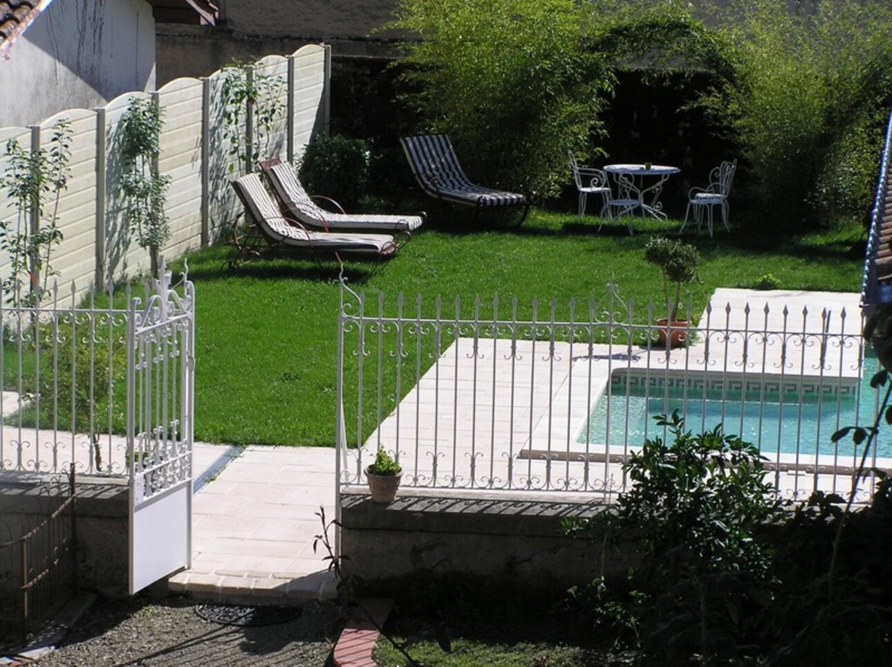 Photos 26 - Prestige - Dpt Gers(32), ELEGANTE MAISON DE MAITRE XIX, avec gite indépendant, maison de gardien avec jardin, garage, piscine, sur les Chemins de St jacques