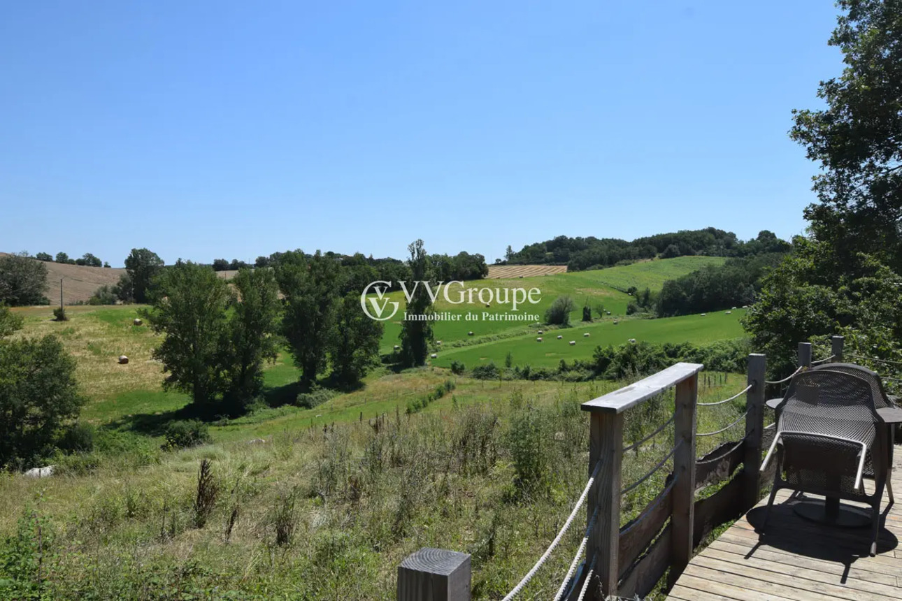 Photos 1 - Touristique - Domaine de tourisme avec projet, un logement insolite sur 3 hectares Lavaur Tarn