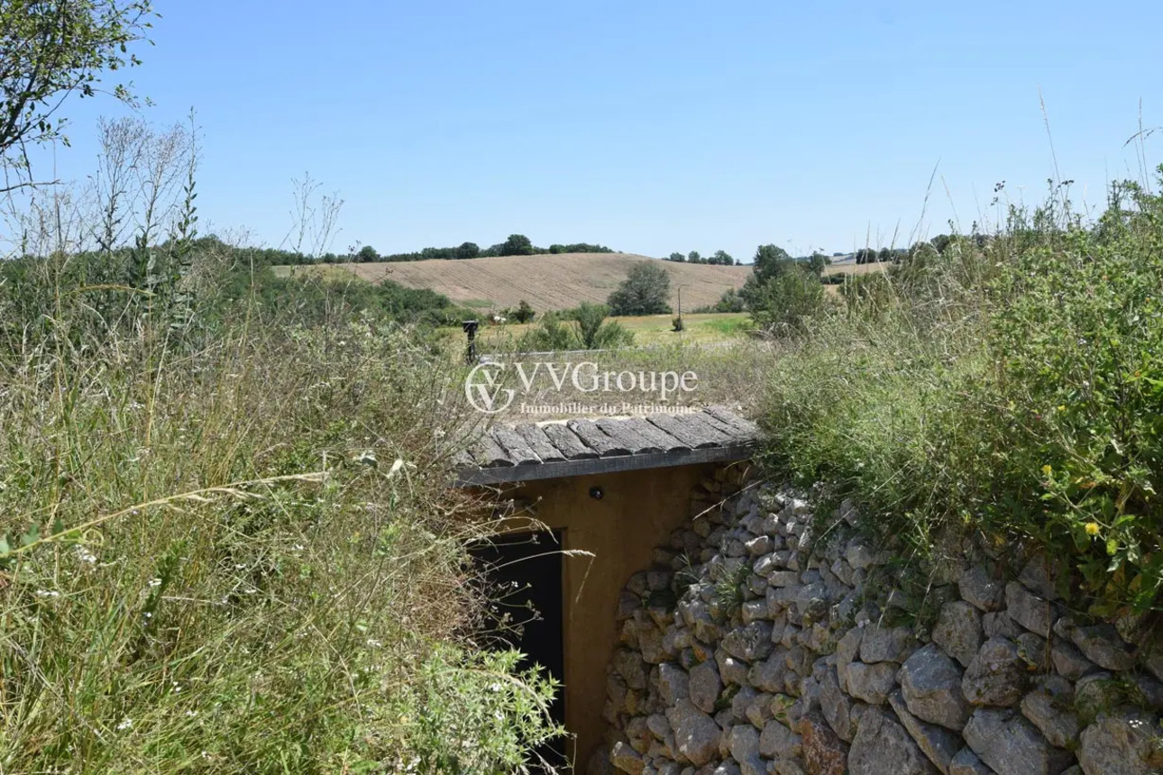 Photos 2 - Touristique - Domaine de tourisme avec projet, un logement insolite sur 3 hectares Lavaur Tarn