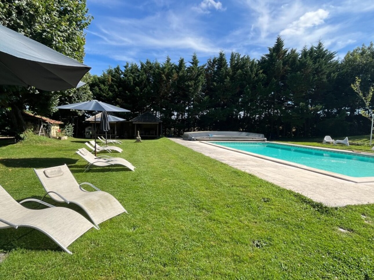 Photos 35 - Équestre - Dpt Gers (32), à vendre VIC FEZENSAC proche: ELEGANTE PROPRIETE GASCONNE sans travaux piscine 5HA,- gîtes- chambres d'hôtes - évènementiels