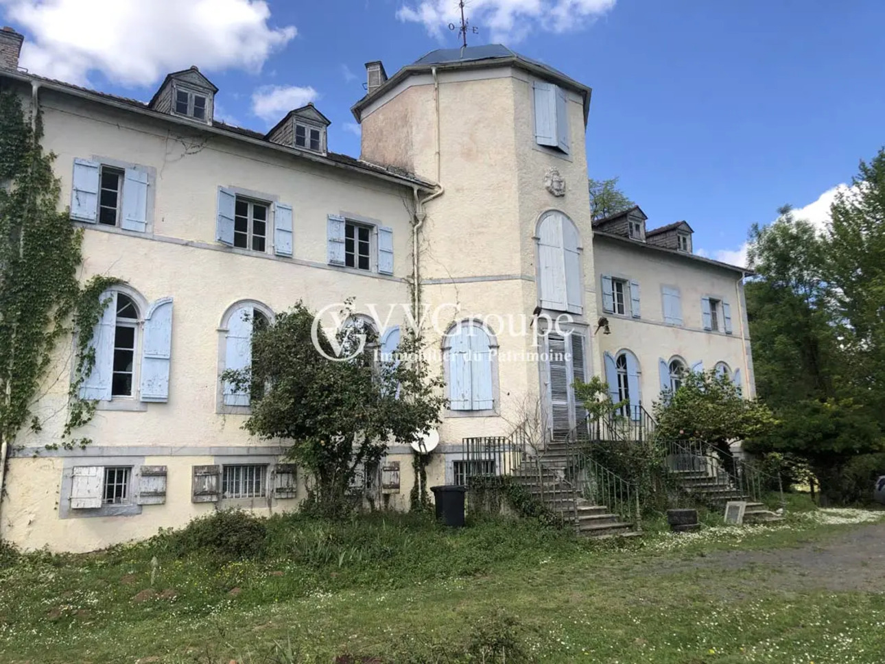 Photos 5 - Prestige - Château du 19ème siècle de 750 m2 à restaurer sur  7,8 hect, rivière secteur Béarn