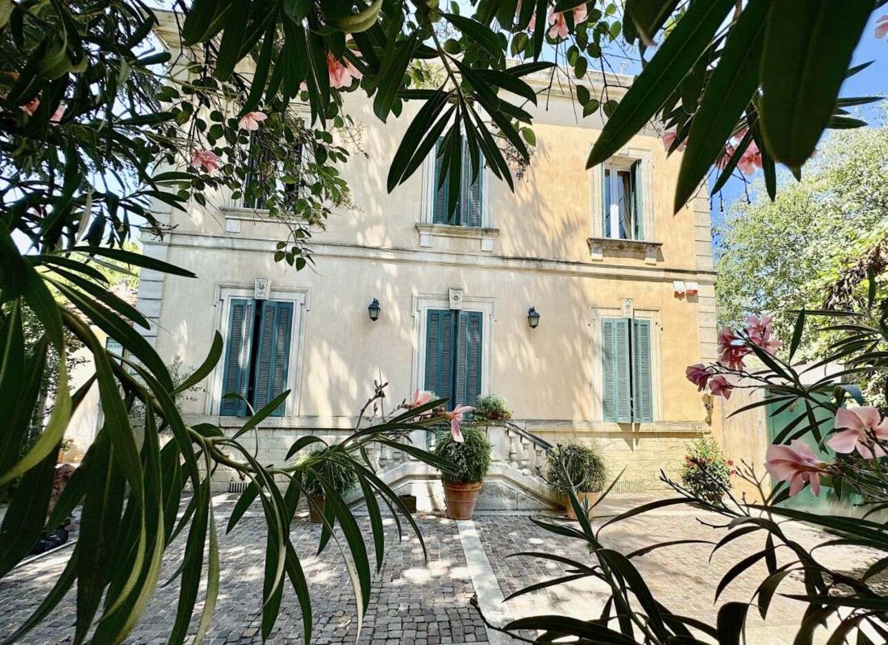 Photos 2 - Prestige - A CARPENTRAS, UNE MAISON DE MAÎTRE AVEC JARDIN ET PISCINE