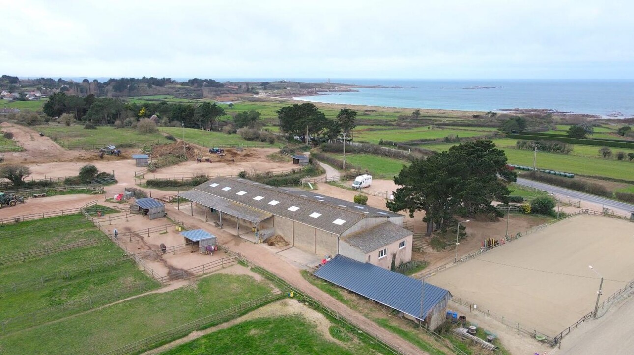 Photos 2 - Équestre - PONEY-CLUB DE BORD DE MER, SUR 5,6 HA - SECTEUR NORD MANCHE