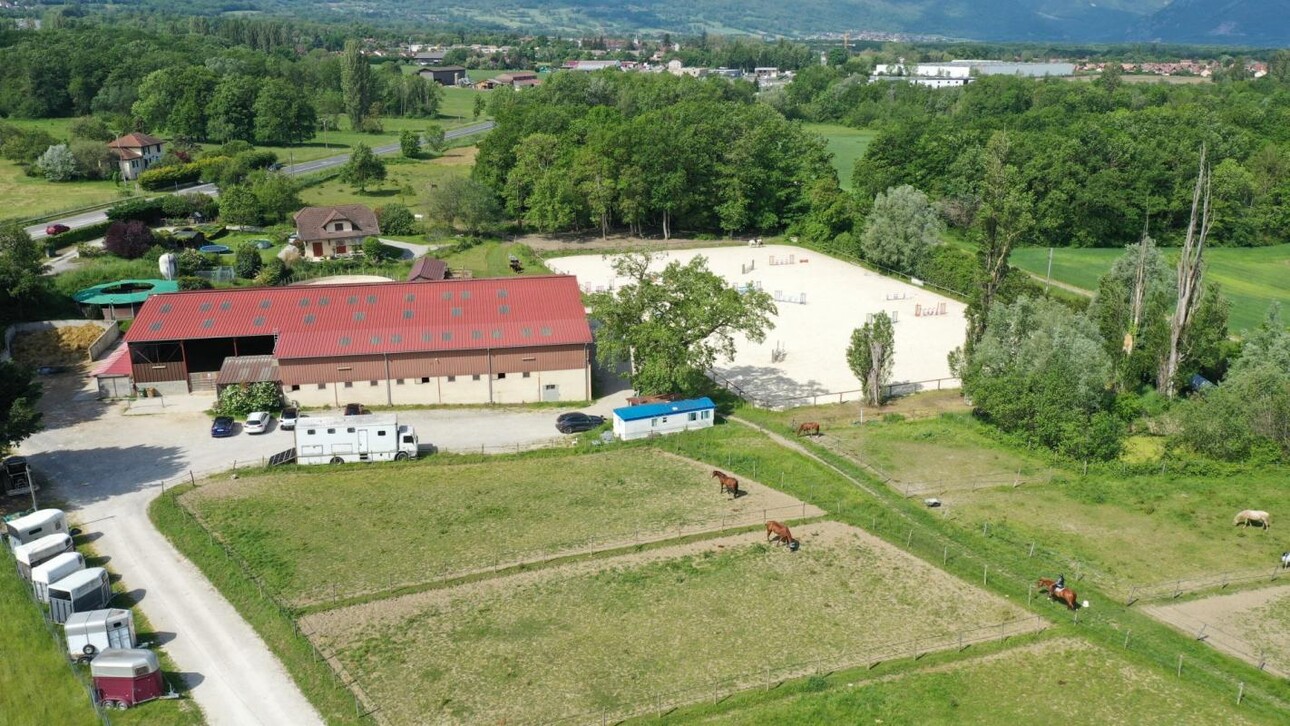 Photos 2 - Equestrian - Superbe Centre Équestre à Vendre - 25 Minutes de Genève - Ba