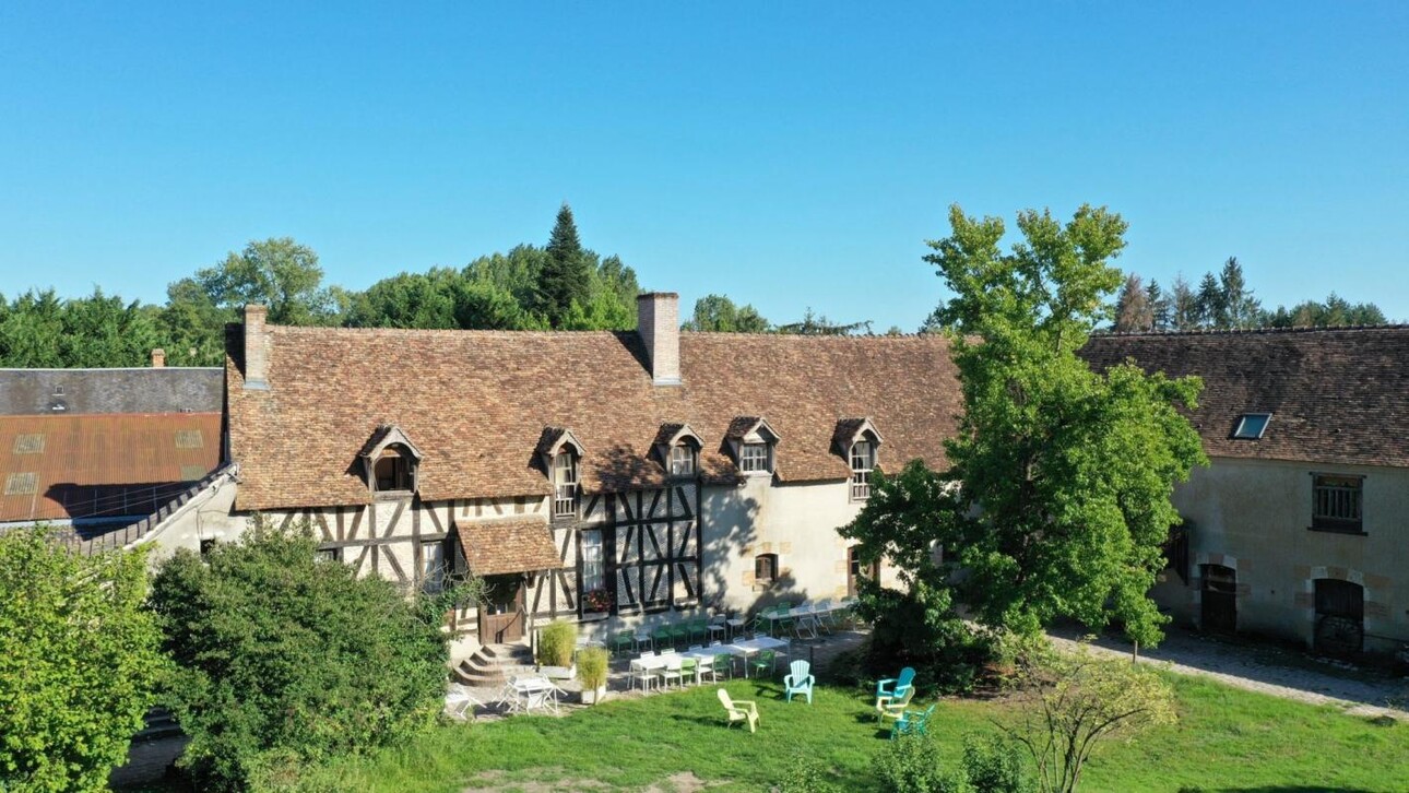 Photos 1 - Equestrian - Gîte de Groupe et Centre Équestre à Deux Pas du Château de C