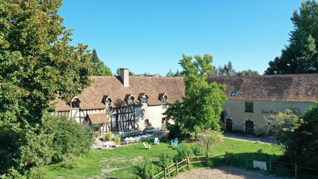 Photos 3 - Equestrian - Gîte de Groupe et Centre Équestre à Deux Pas du Château de C