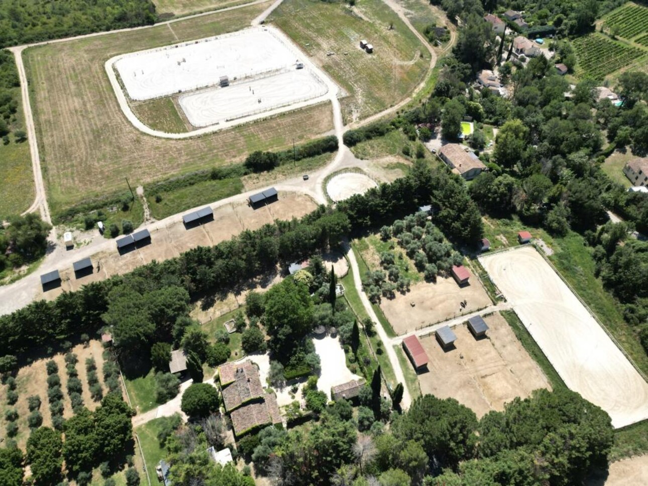 Photos 3 - Equestrian - Mas, écuries et dépendances sur 15 hectares - Brignoles (83)