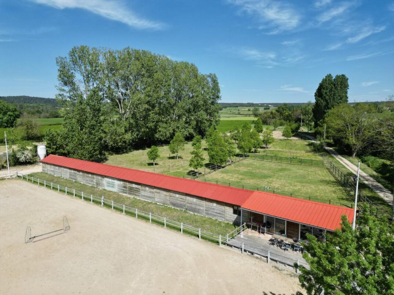 Photos 6 - Equestrian - Écurie moderne en plein coeur de la Provence (30)