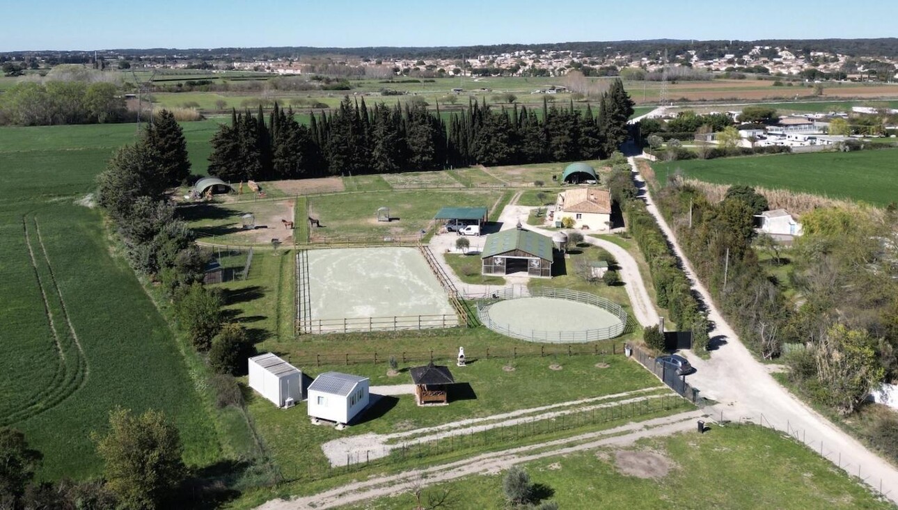 Photos 1 - Equestrian - Propriété équestre sur 13 578 m² aux portes de Nîmes (30)