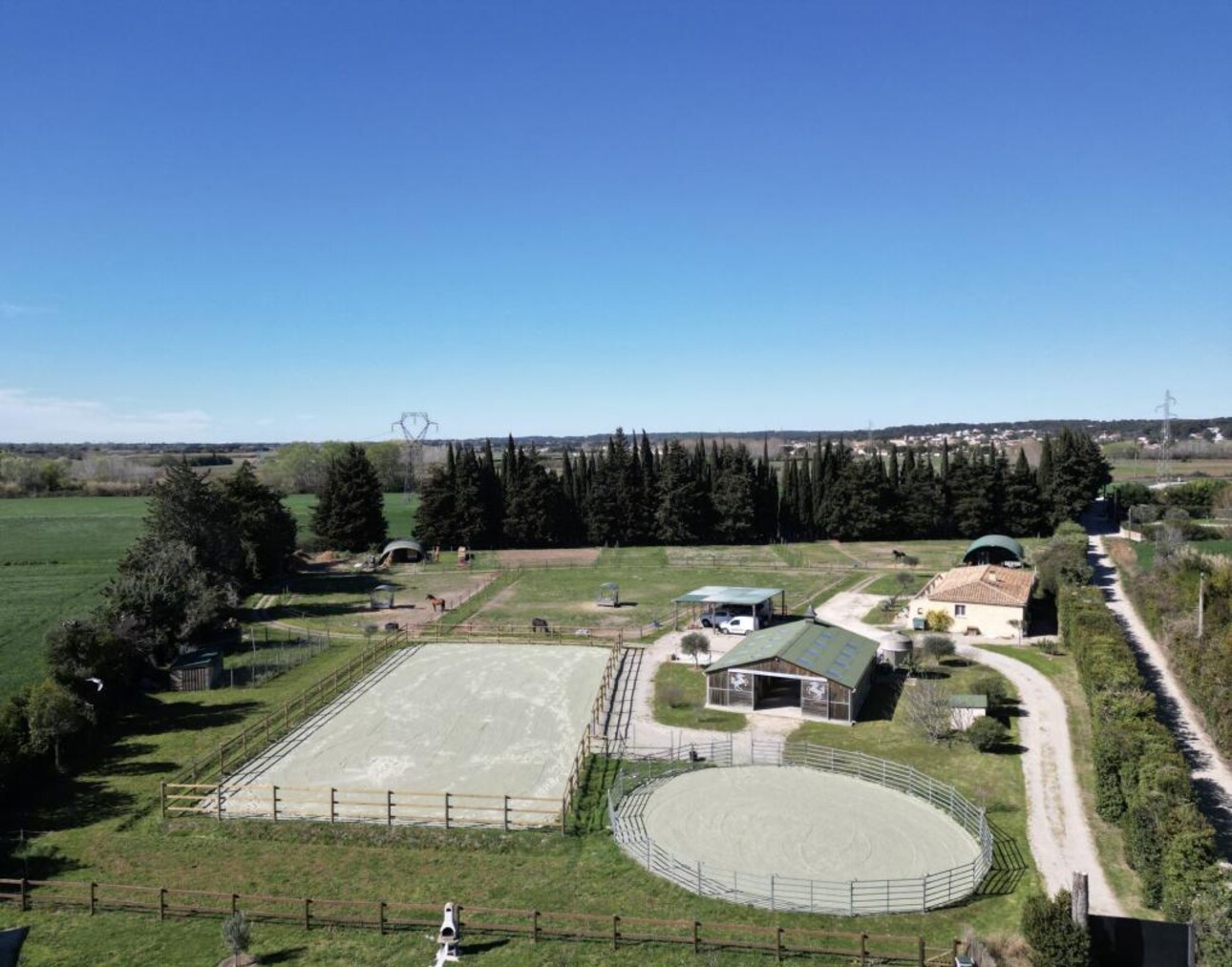 Photos 2 - Equestrian - Propriété équestre sur 13 578 m² aux portes de Nîmes (30)