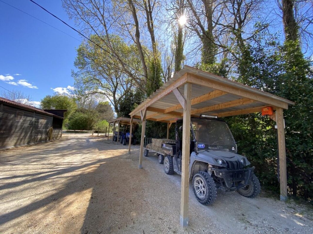 Photos 11 - Equestrian - Écurie moderne en plein coeur de la Provence (30)