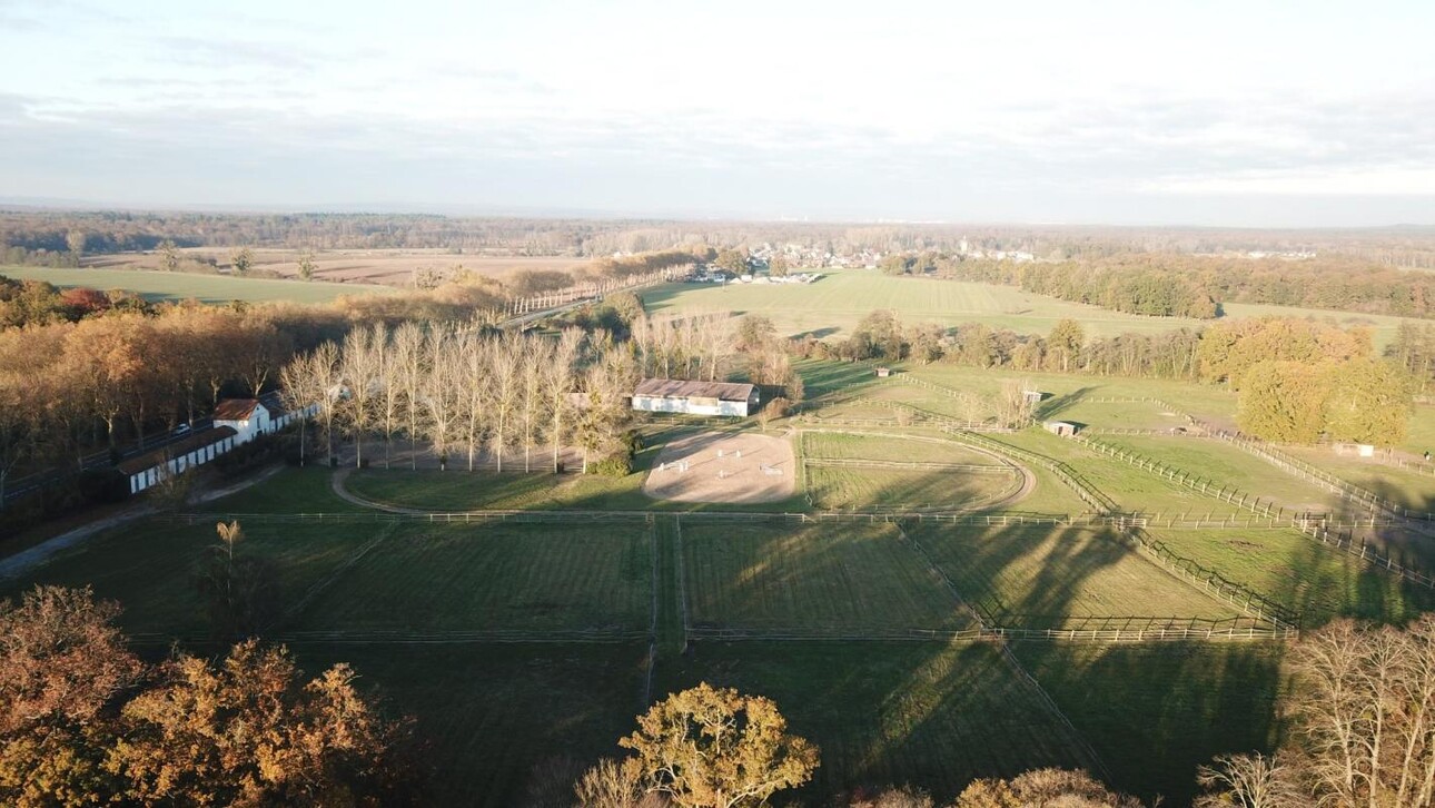 Photos 3 - Equestrian - Haras de 8 ha aux portes de Chantilly (60)