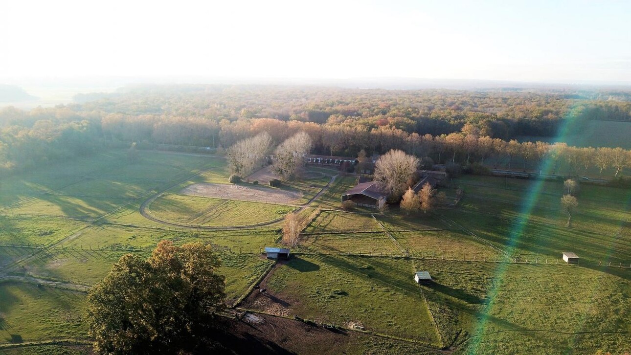 Photos 8 - Equestrian - Haras de 8 ha aux portes de Chantilly (60)