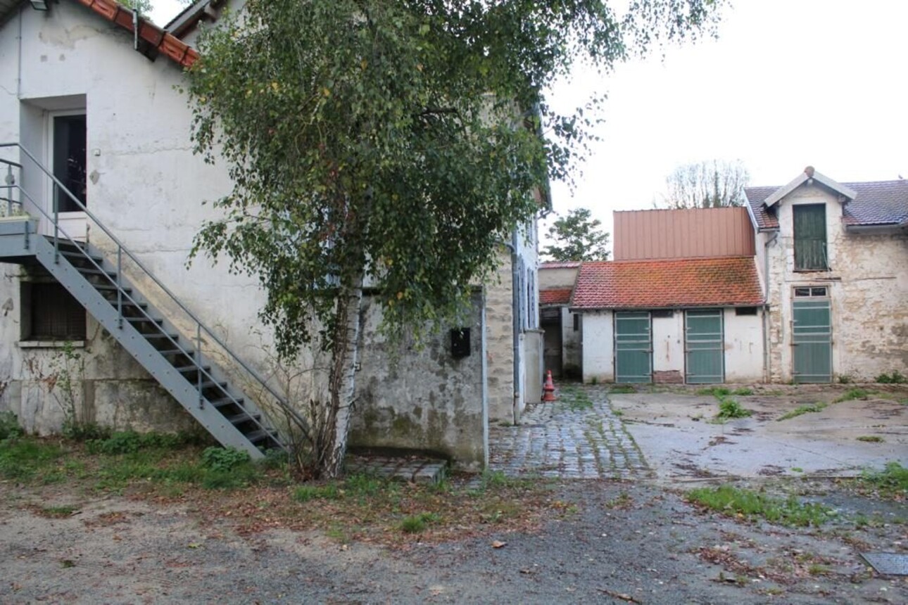 Photos 11 - Equestrian - Haras de 8 ha aux portes de Chantilly (60)