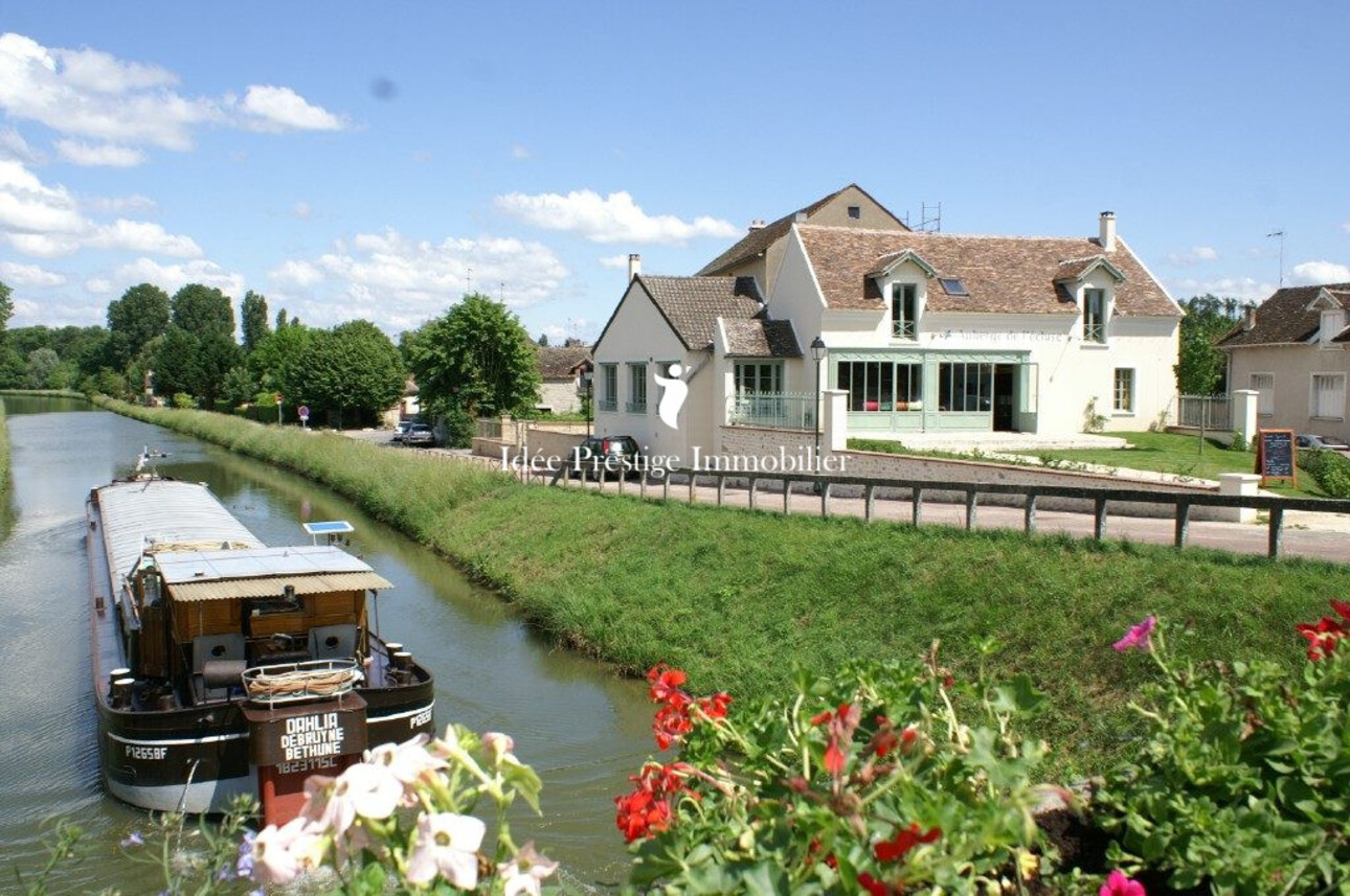 Photos 1 - Tourist - Ancienne auberge et événementiel au bord du Loing