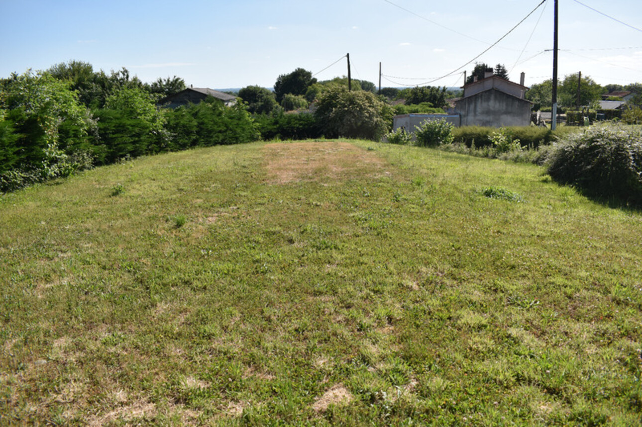 Photos 1 - Land - Dpt Deux Sèvres (79), à vendre COURLAY terrain constructible en parti