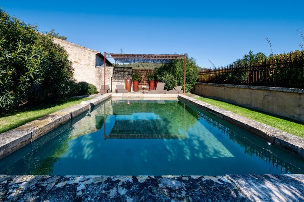 Photos 19 - Touristique - Dpt Vaucluse (84), à vendre en campagne de MENERBES, proche de Gordes et de l'Isle sur la Sorgue, propriété de près de 400 m² avec mas principal de 4 chambres, 3 gîtes et 1 roulotte sur 2 hectares