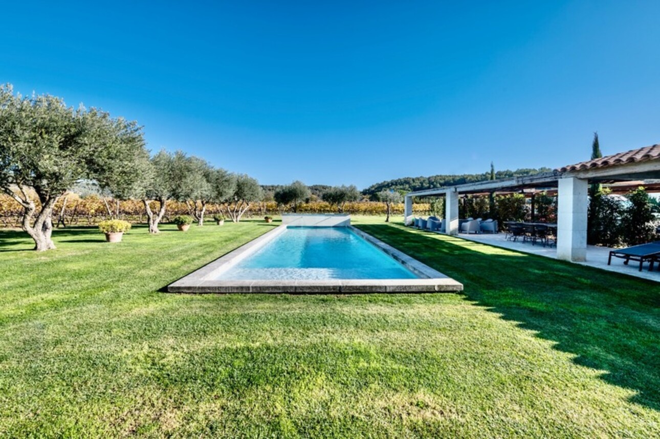 Photos 27 - Touristique - Dpt Vaucluse (84), à vendre en campagne de MENERBES, proche de Gordes et de l'Isle sur la Sorgue, propriété de près de 400 m² avec mas principal de 4 chambres, 3 gîtes et 1 roulotte sur 2 hectares