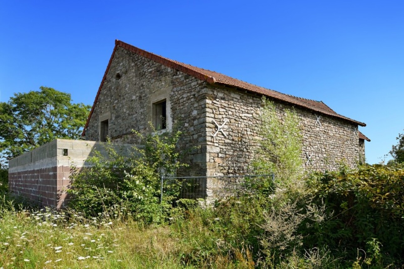 Photos 9 - Touristique - AUXY, grange à rénover, sans vis-à-vis sur 763 m2 de terrain