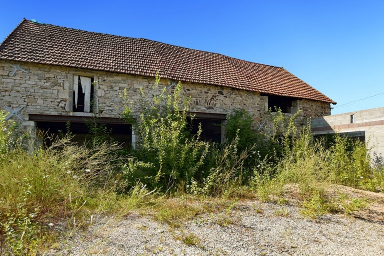 Photos 12 - Touristique - AUXY, grange à rénover, sans vis-à-vis sur 763 m2 de terrain