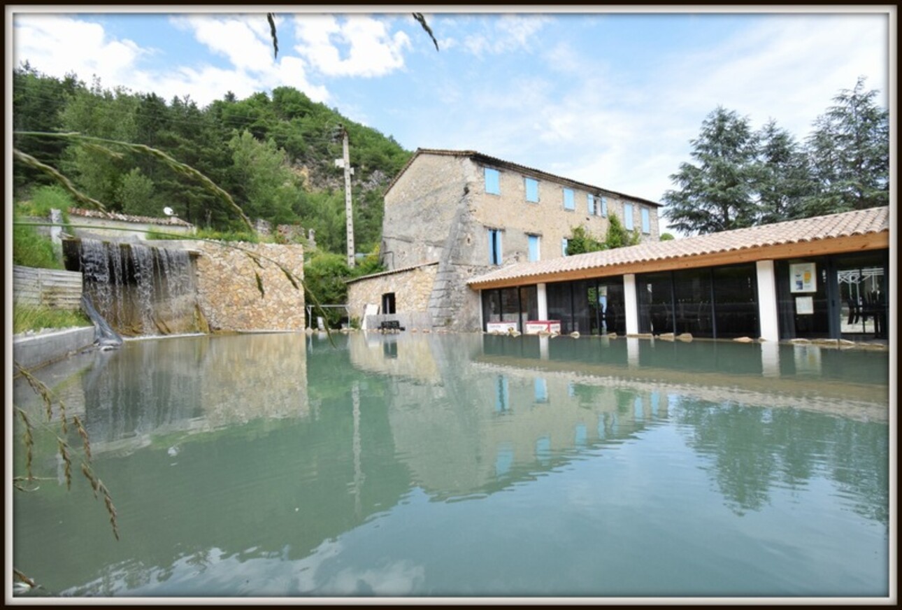 Photos 3 - Touristique - Castellane Gorges Du Verdon  2 hangars, hotel, restaurant, deux villas 5 ha de flan de colline visite le 21 septembre matin