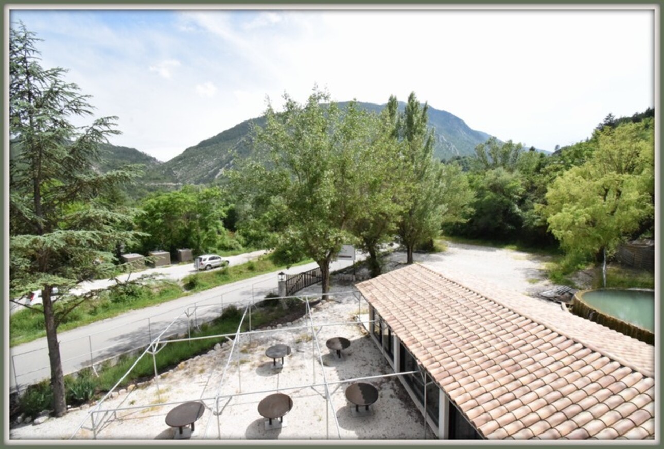 Photos 5 - Touristique - Castellane Gorges Du Verdon  2 hangars, hotel, restaurant, deux villas 5 ha de flan de colline visite le 21 septembre matin