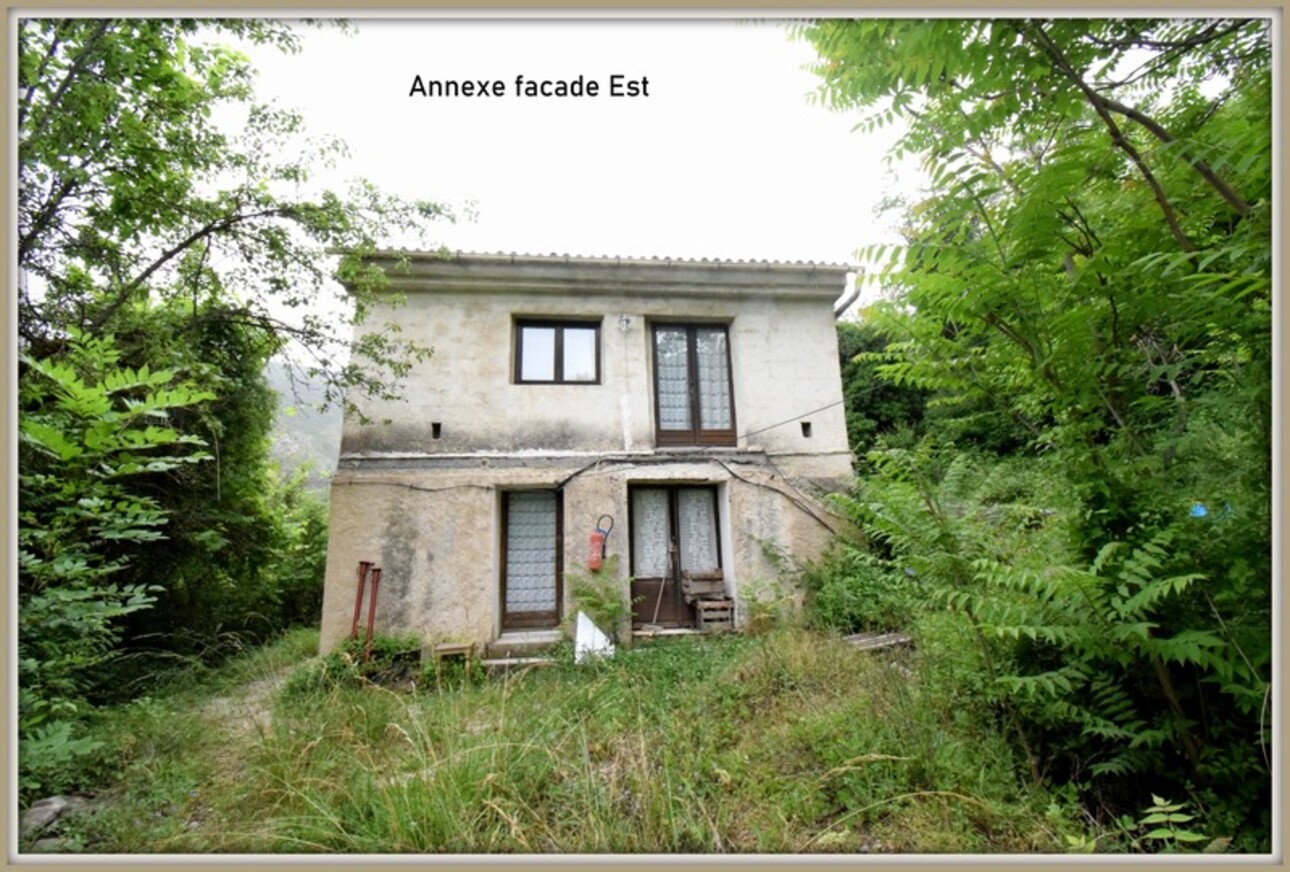 Photos 3 - Tourist - CASTELLANE propriété avec deux habitations deux hangar et 5 Ha de terrain visite Mardi 20 Aout 16 h