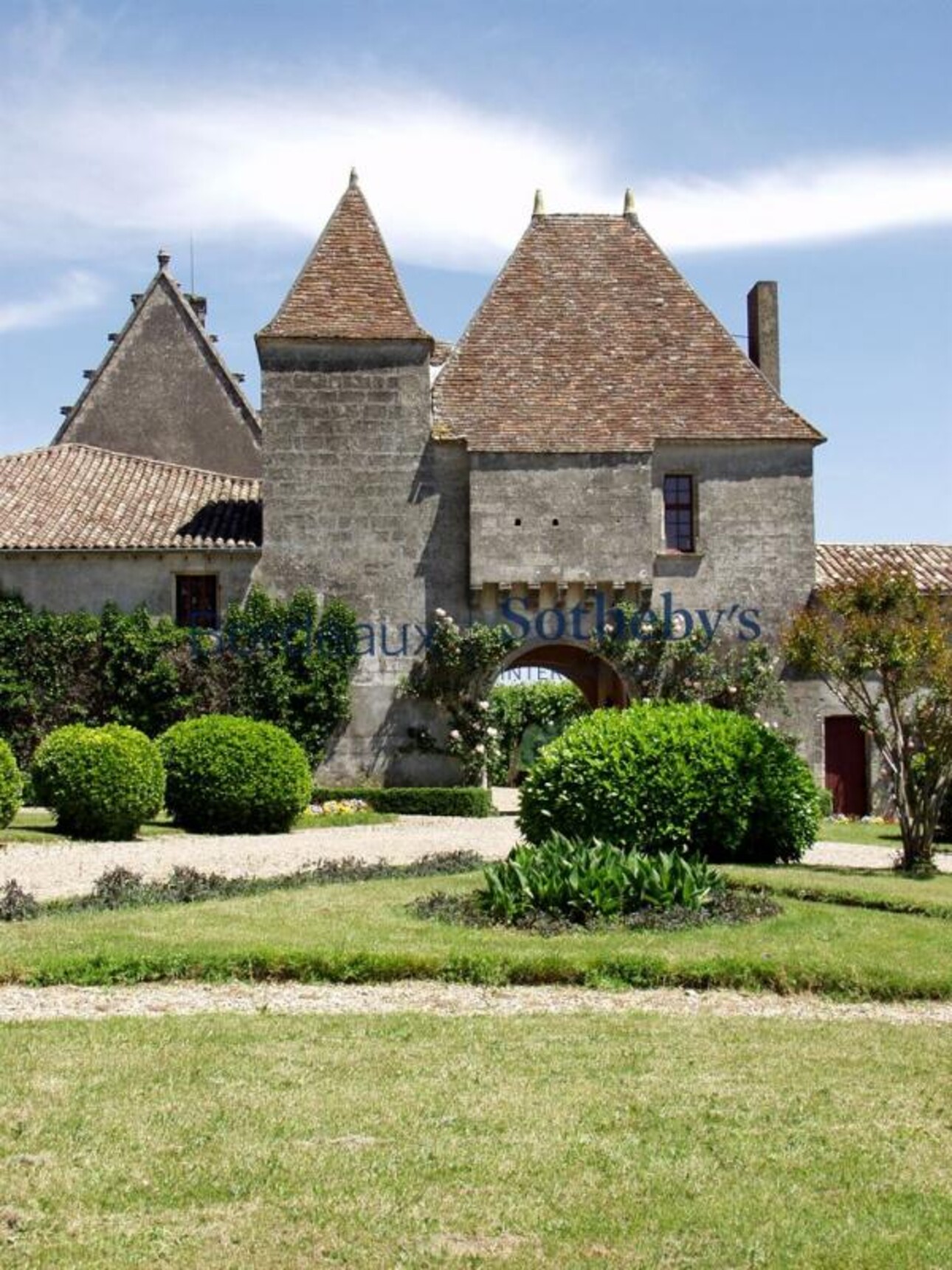 Photos 5 - Prestigious - SAINT EMILION - MAGNIFICENT HISTORIC ESTATE - CHÂTEAU, OUTBUILDINGS - 112 HECTARES