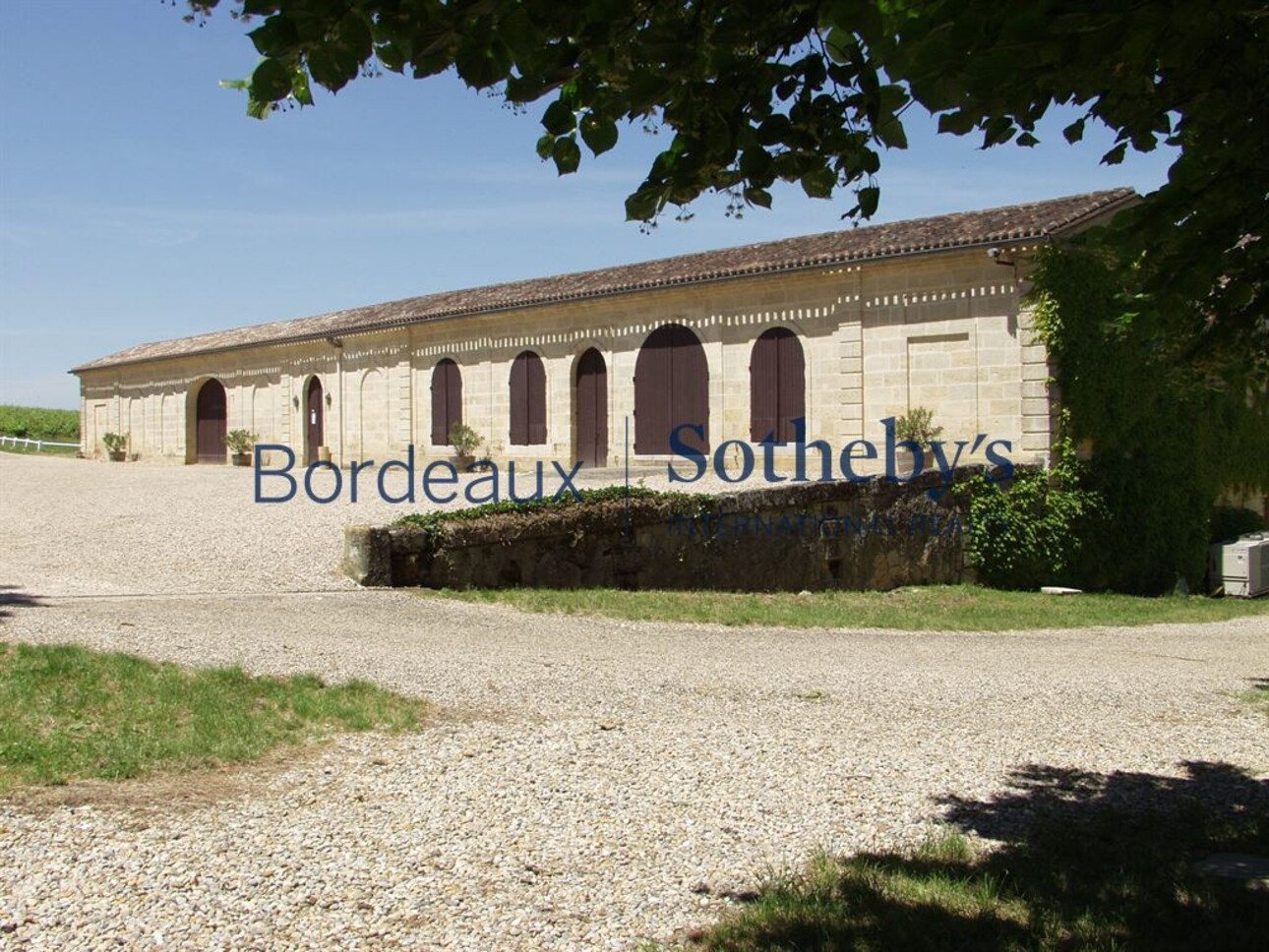 Photos 7 - Prestigious - SAINT EMILION - MAGNIFICENT HISTORIC ESTATE - CHÂTEAU, OUTBUILDINGS - 112 HECTARES