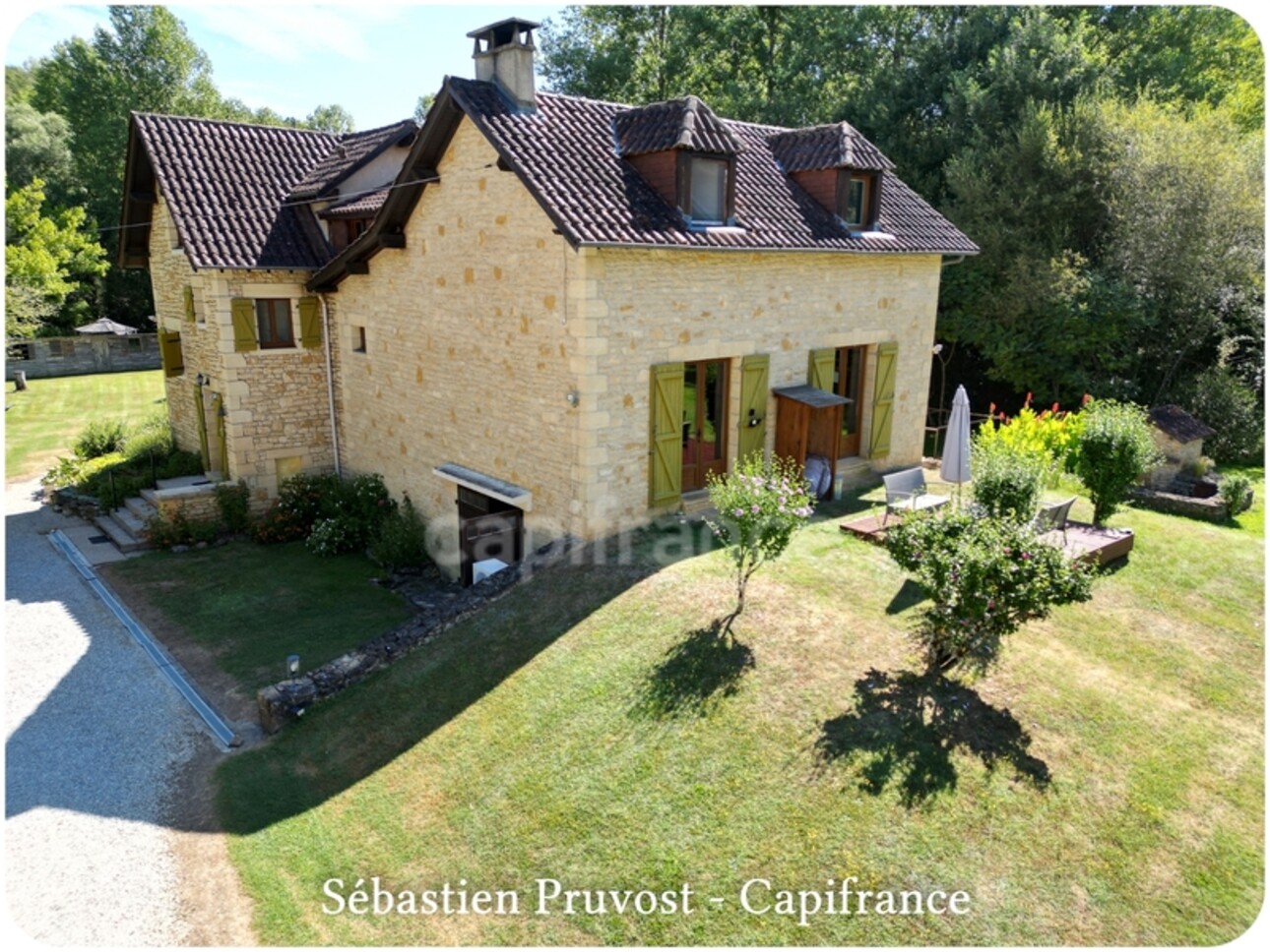 Photos 12 - Prestige - Dpt Dordogne (24), à vendre PROCHE MONTIGNAC (24) Propriete P14 de 322 m² - Terrain 14 080 m² - 4 Gîtes - étang et piscine