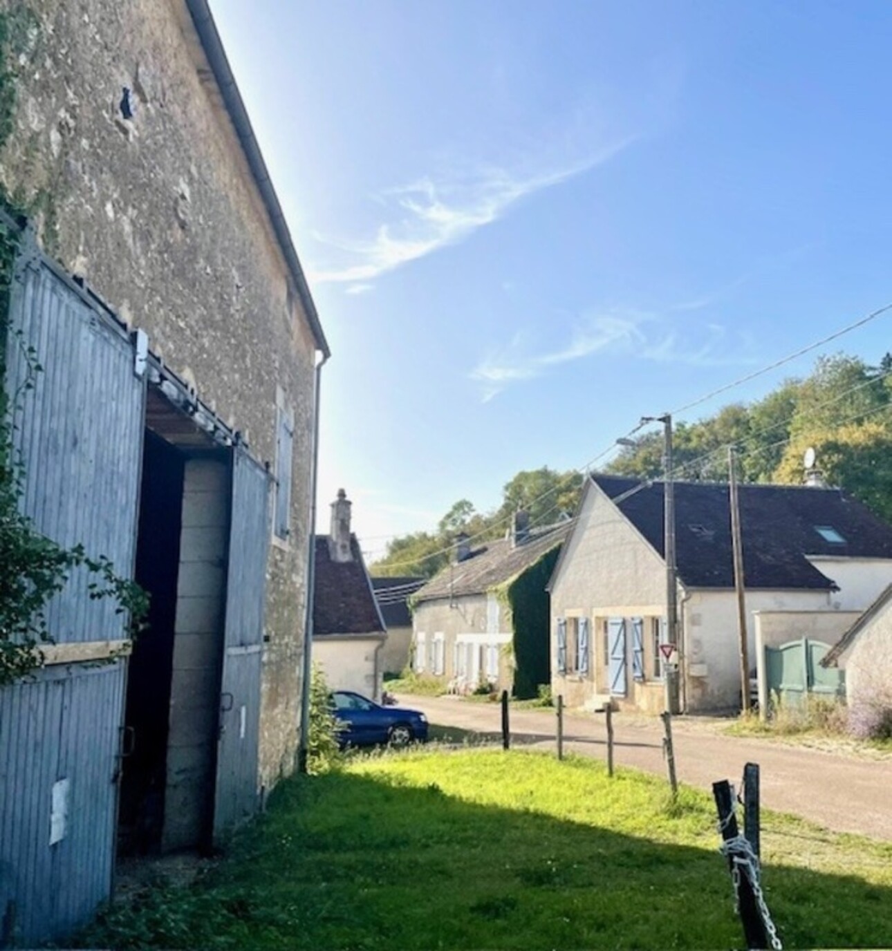 Photos 4 - Tourist - Grange avec écuries de 207 m2 avec jardin arboré secteur OUANNE (89)