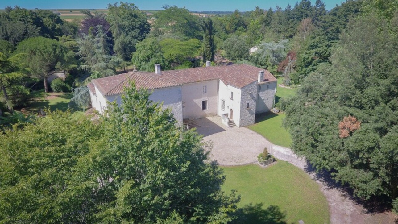 Photos 2 - Prestigious - Property for sale 12 rooms near COGNAC (16)