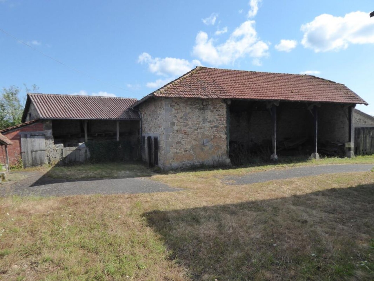 Photos 2 - Tourist - Farm with outbuildings