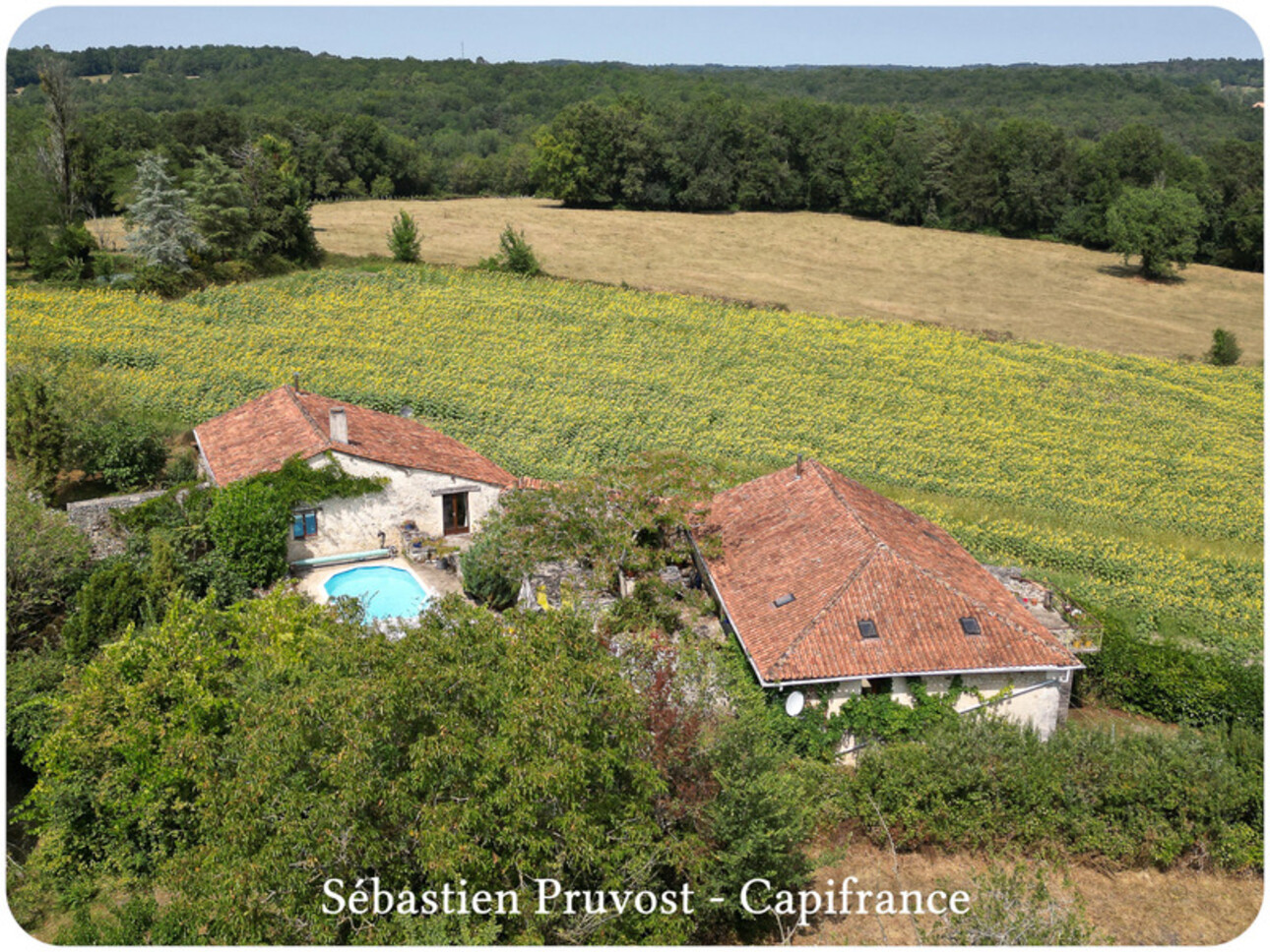 Photos 2 - Touristique - Dpt Dordogne (24), à vendre SAINT FELIX DE BOURDEILLES (24) propriété P8 184M2, terrain 1473m2, gîte, garage, piscine