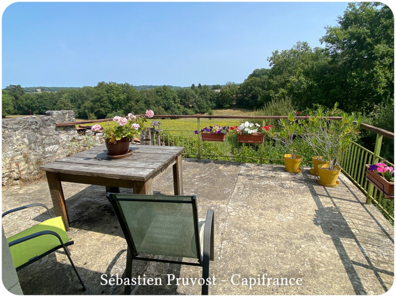 Photos 12 - Touristique - Dpt Dordogne (24), à vendre SAINT FELIX DE BOURDEILLES (24) propriété P8 184M2, terrain 1473m2, gîte, garage, piscine