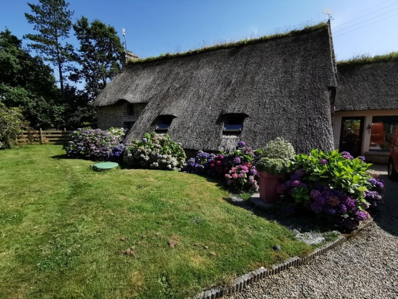 Photos 2 - Tourist - Property for sale 12 rooms RIEC SUR BELON (29) Thatched cottages - 4 dwellings - Land of 5600m²