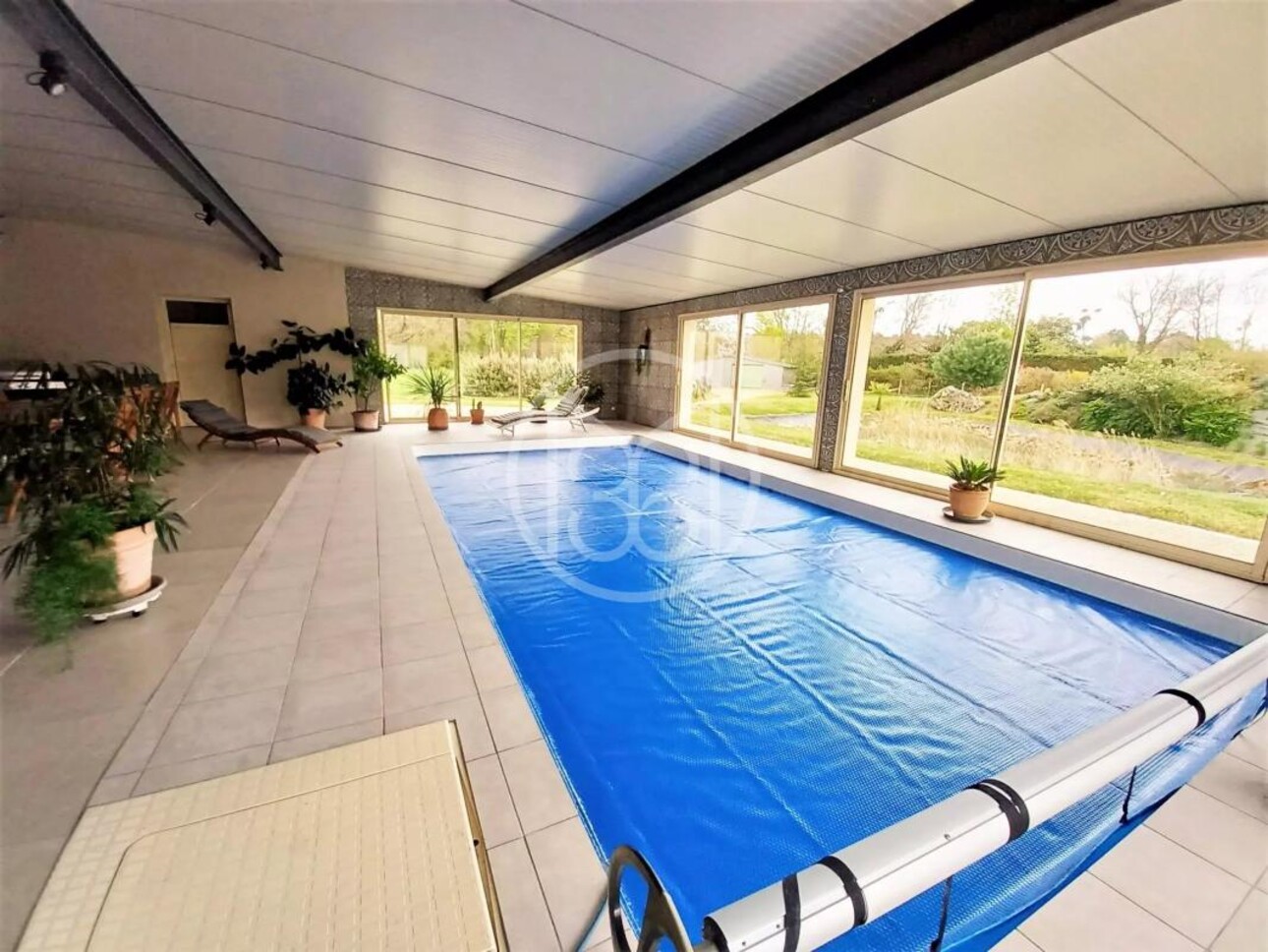 Photos 2 - Prestigious - MAISON CONTEMPORAINE AVEC PISCINE INTERIEURE