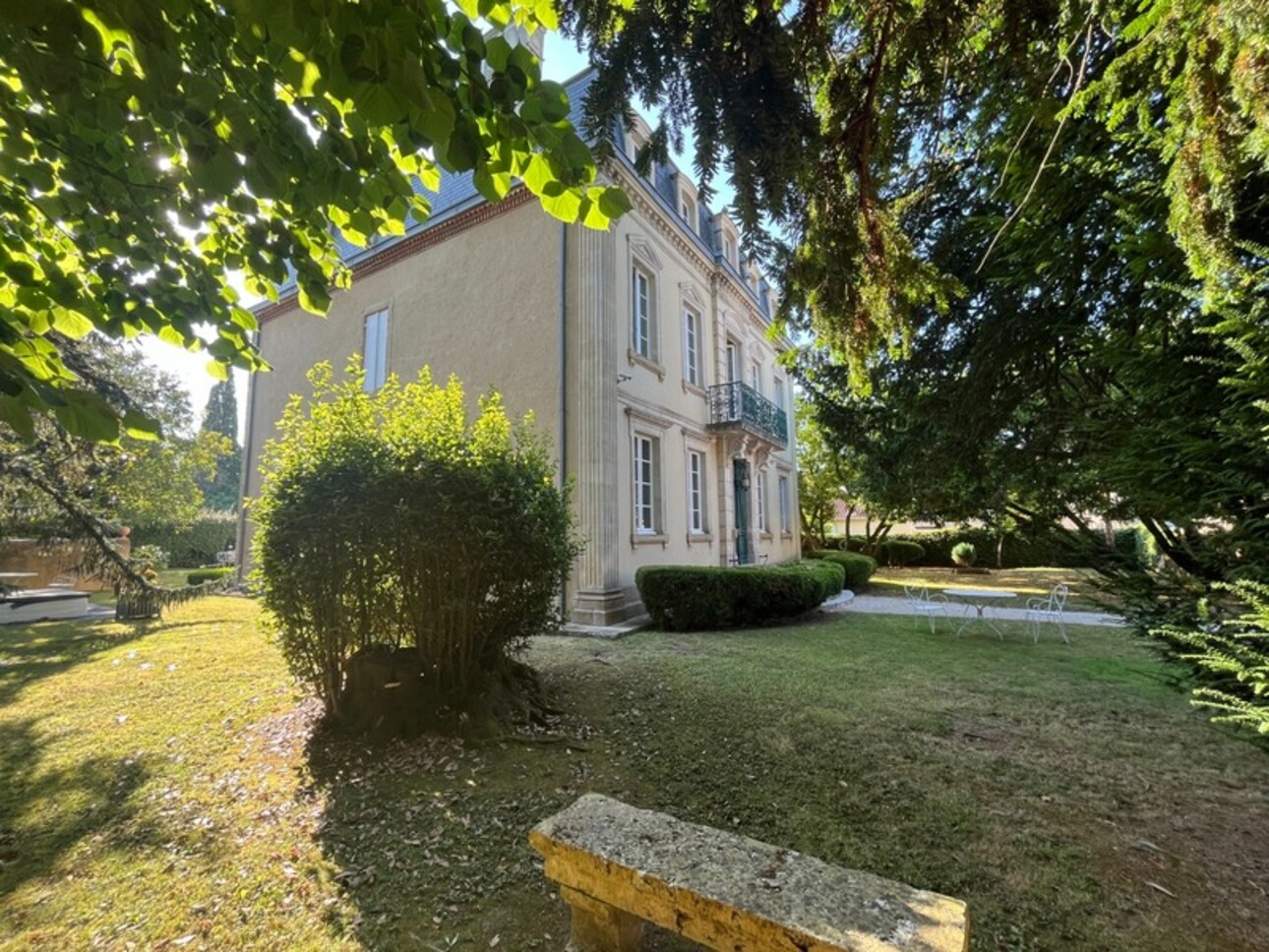 Photos 1 - Prestige - ELEGANTE MAISON DE NOTABLE à Marciac (32), sans travaux, avec maison d'artistes ou gîte, parc séculaire clos de murs